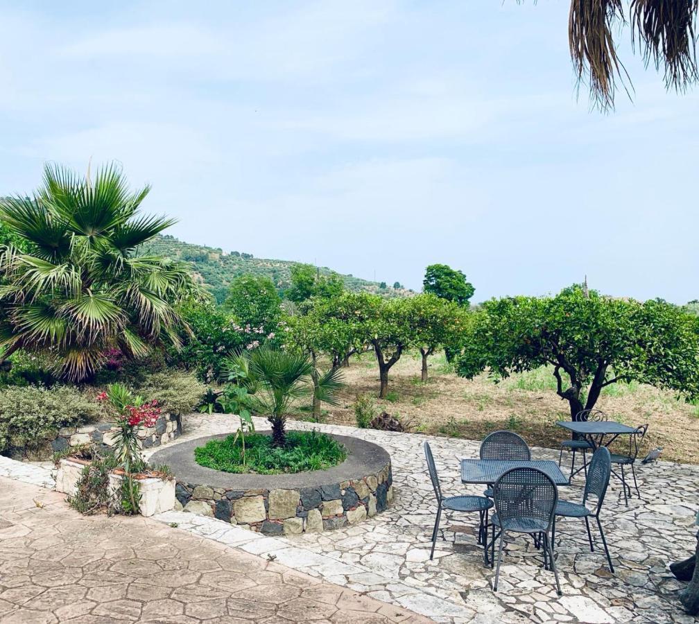 Il Giardino Delle Zagare Villa Калатабиано Екстериор снимка