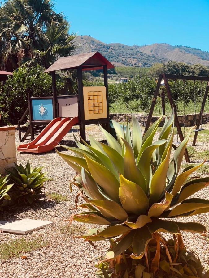 Il Giardino Delle Zagare Villa Калатабиано Екстериор снимка