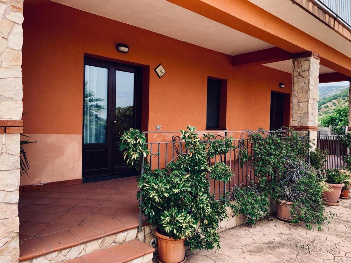 Il Giardino Delle Zagare Villa Калатабиано Екстериор снимка